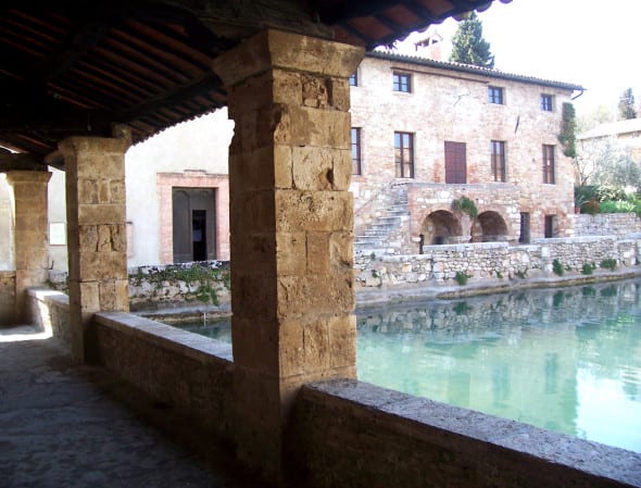 Bagno Vignoni - Piazza delle Sorgenti (Foto: Luca Zuccala © ArtsLife)