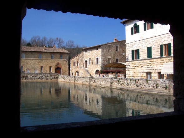 Bagno Vignoni - Piazza delle Sorgenti (Foto: Luca Zuccala © ArtsLife)