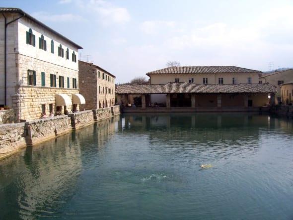 Bagno Vignoni - Piazza delle Sorgenti (Foto: Luca Zuccala © ArtsLife)