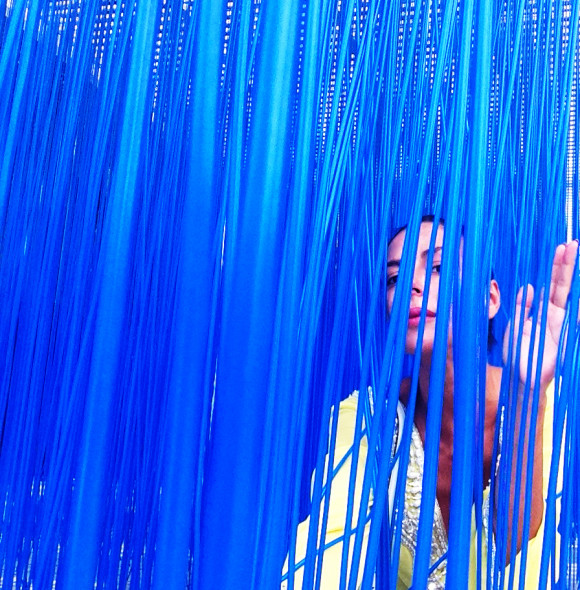 #SELFIEADARTE "Blue blue electric blue" @JesusRafaelSoto Penetrable BBL Blue 2/8, 1999 @PAMM @PerezArtMuseumMiami #MIAMI @CleliaPatella