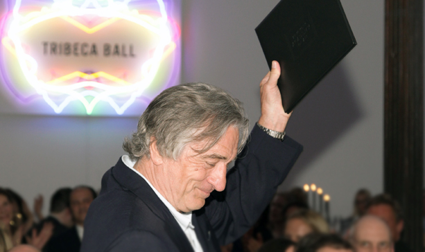 Robert De Niro festeggiato da Will Cotton, Jeff Koons alla New York Academy of Art