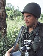 Addio al leggendario fotografo Horst Faas, raccontò l’orrore della guerra in Vietnam