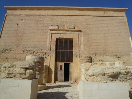 Rinvenuti 100 papiri in scavi Egitto