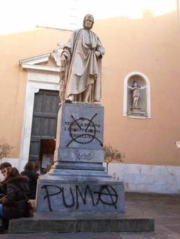 Atti vandalici su monumenti a Pisa