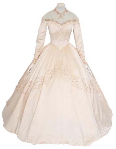 Il vestito da sposa di Liz Taylor a £121,875 da Christie’s
