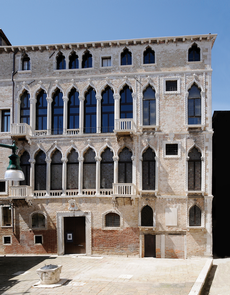 Inaugurata la facciata di Palazzo Fortuny dopo i lavori di restauro