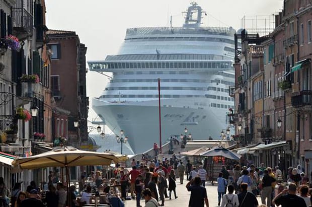 Stop alle grandi navi a Venezia dal 1° gennaio 2014