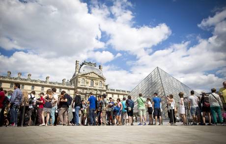 Visitatori in calo nel 2013 per il museo del Louvre