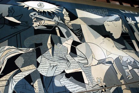 Expo 2015: un cartone del Guernica rimpiazza i Bronzi