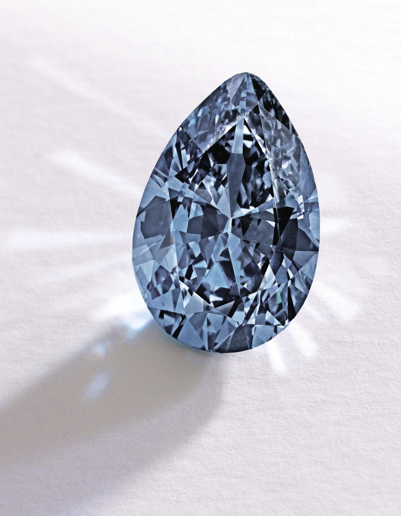 Da Sotheby’s è record per il diamante blu della Collezione Mellon
