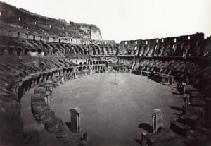 Interno del Colosseo, 1870 circa.