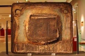 Nanni Valentini, Totem graffito, 1957, terracotta dipinta