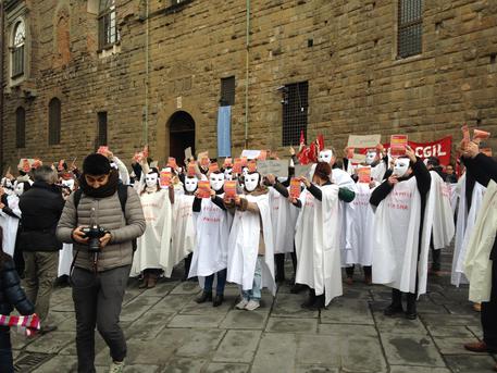 Firenze – Un flash-mob contro il precariato al museo