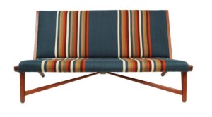 Hans Wegner Banquette deux places « JH 555 » Date de création : 1949 L 145x P 145 cm Estimation : 18 000/22 000 €