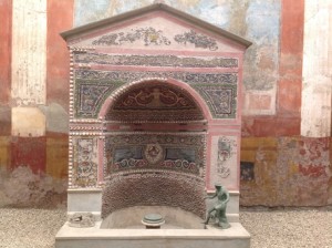 Pompei: restaurata Fontana Piccola agli Scavi