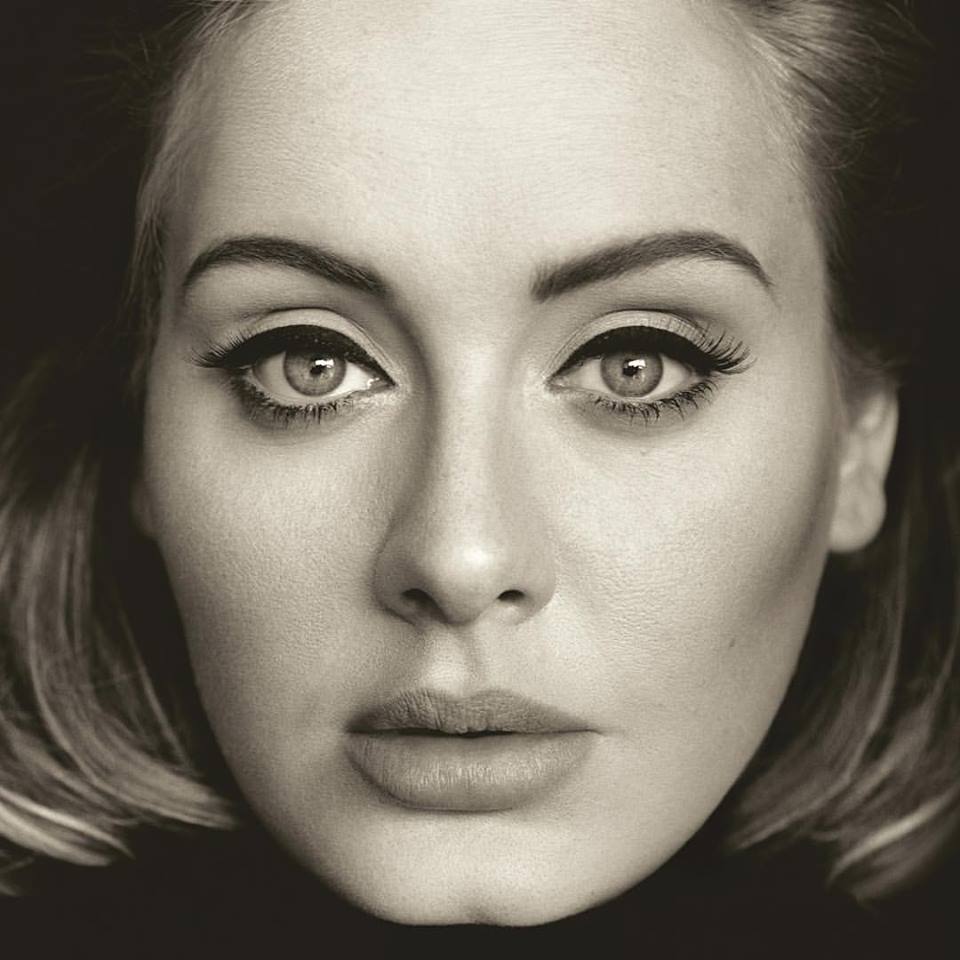 Hello! Adele è tornata e ha rotto tutto: l’internet, youtube e le classifiche iTunes