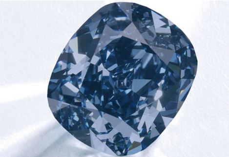 Blue Moon Diamond a $48.5 milioni: nuovo record d’asta da Sotheby’s