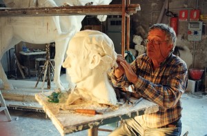 Bodini lavora alla testa di Sughi per i Sette di Gottinga