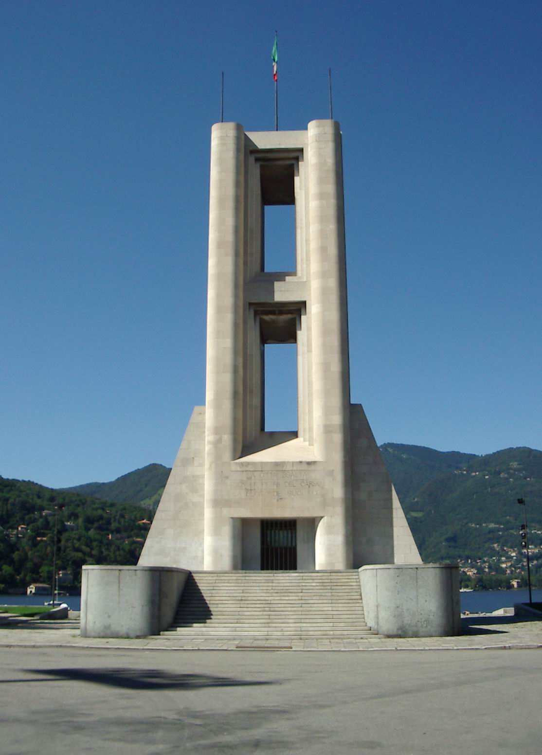 Monumento ai Caduti di Como. Incontro in Triennale