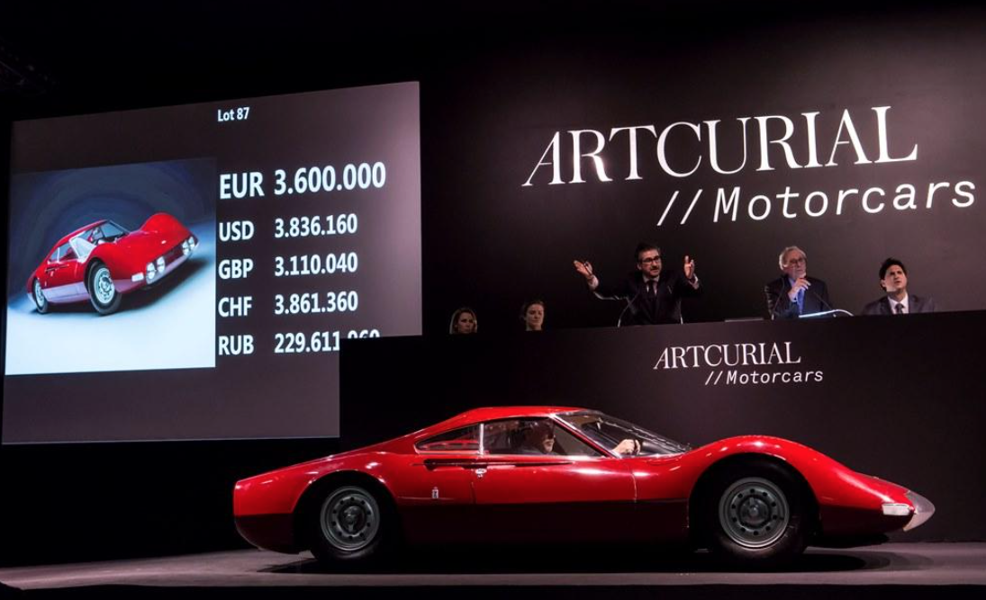 Automobili da collezione per 32 milioni € da Artcurial