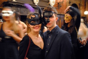 Aperitivo in maschera del Museo Bagatti Valsecchi di Milano
