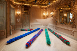 Installation view PASCALI SCIAMANO Fondazione Carriero Pino Pascali Cinque bachi da setola e un bozzolo, 1968 Ph. Agostino Osio Milano