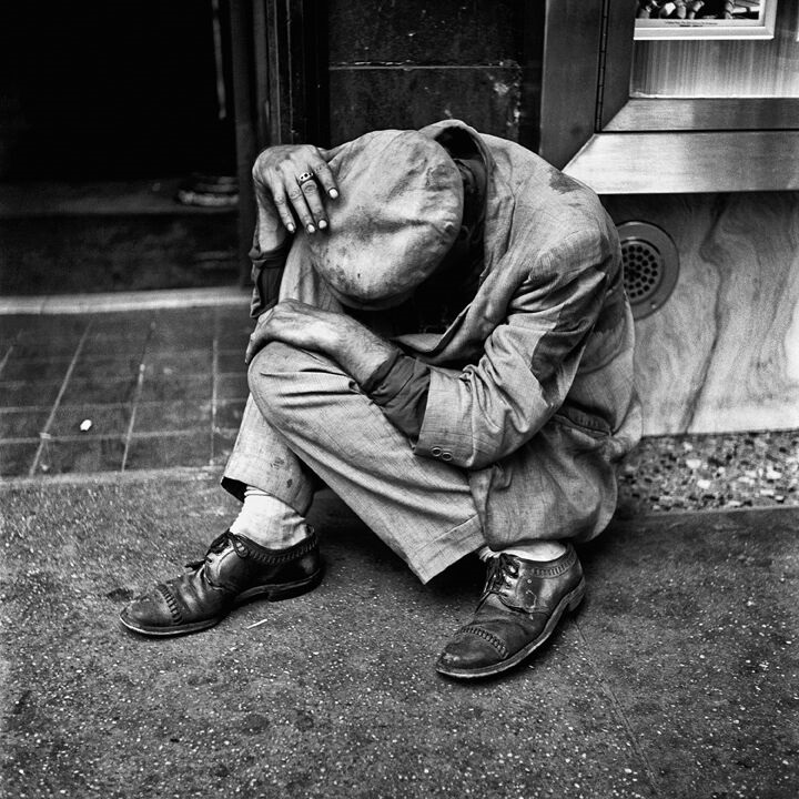 Tata di mestiere, fotografa per vocazione. La street photography di Vivian Maier in mostra a Roma
