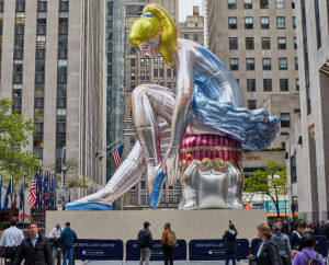 Jeff Koons, Seated Ballerina, Rockfeller Center, New York, 2017