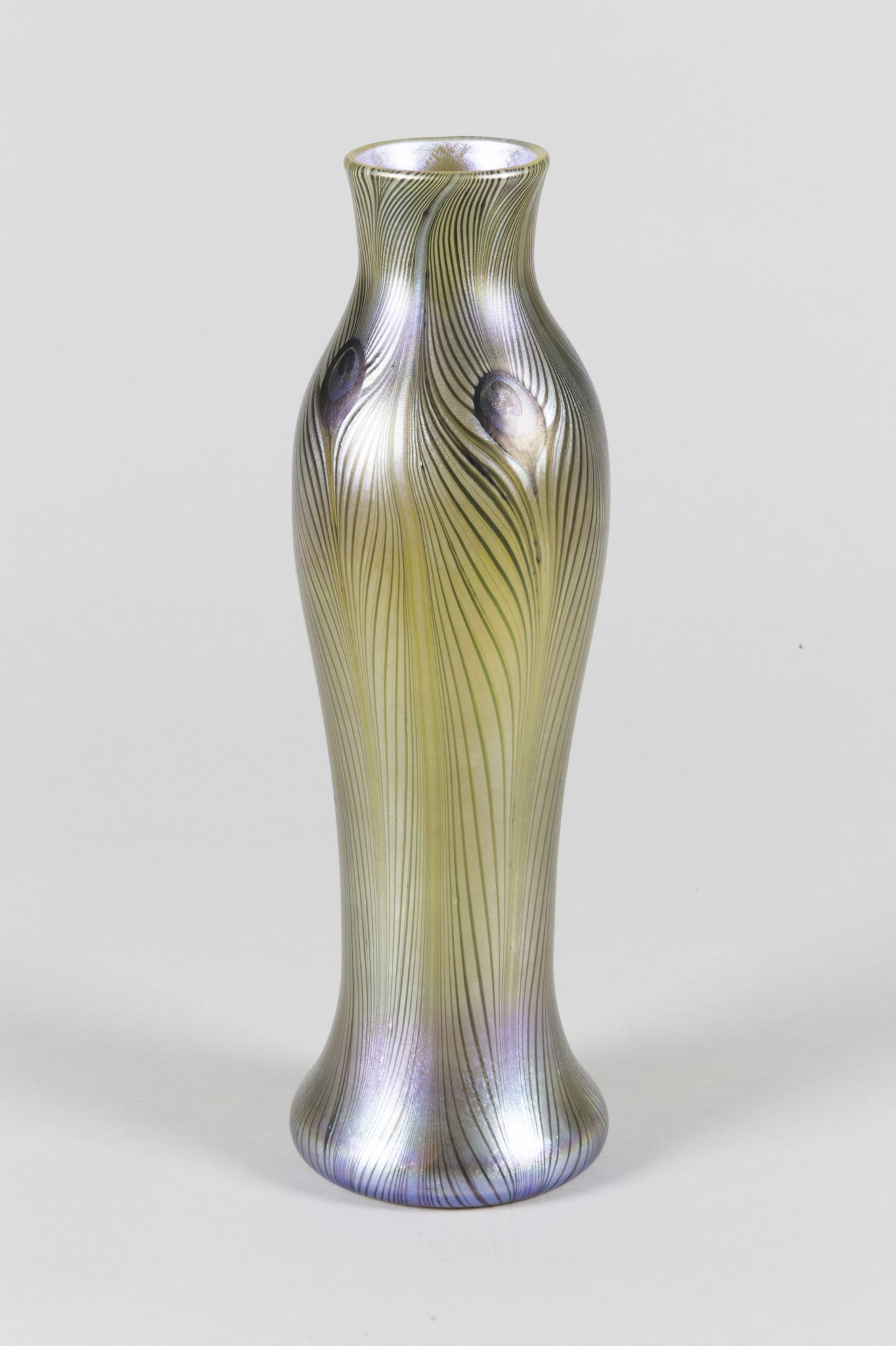 Un vaso di Tiffany, già di Eugenio Torelli Viollier, in asta da Cambi