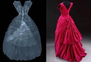 Da sinistra: Fotografia ai raggi-x di abito da sera Balenciaga in taffetà di seta, 1955, Parigi. Fotografia di Nick Veasey, 2016. © Nick Veasey; Abito da sera Balenciaga in taffetà di seta, 1955, Parigi. © Victoria and Albert Museum, London