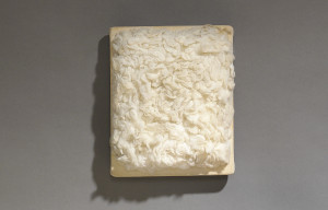 All'asta un raro "Achrome" di Piero Manzoni