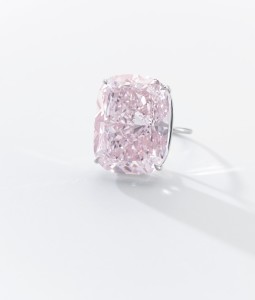 SOTHEBY’S PRESENTA IN ASTA “THE RAJ PINK”