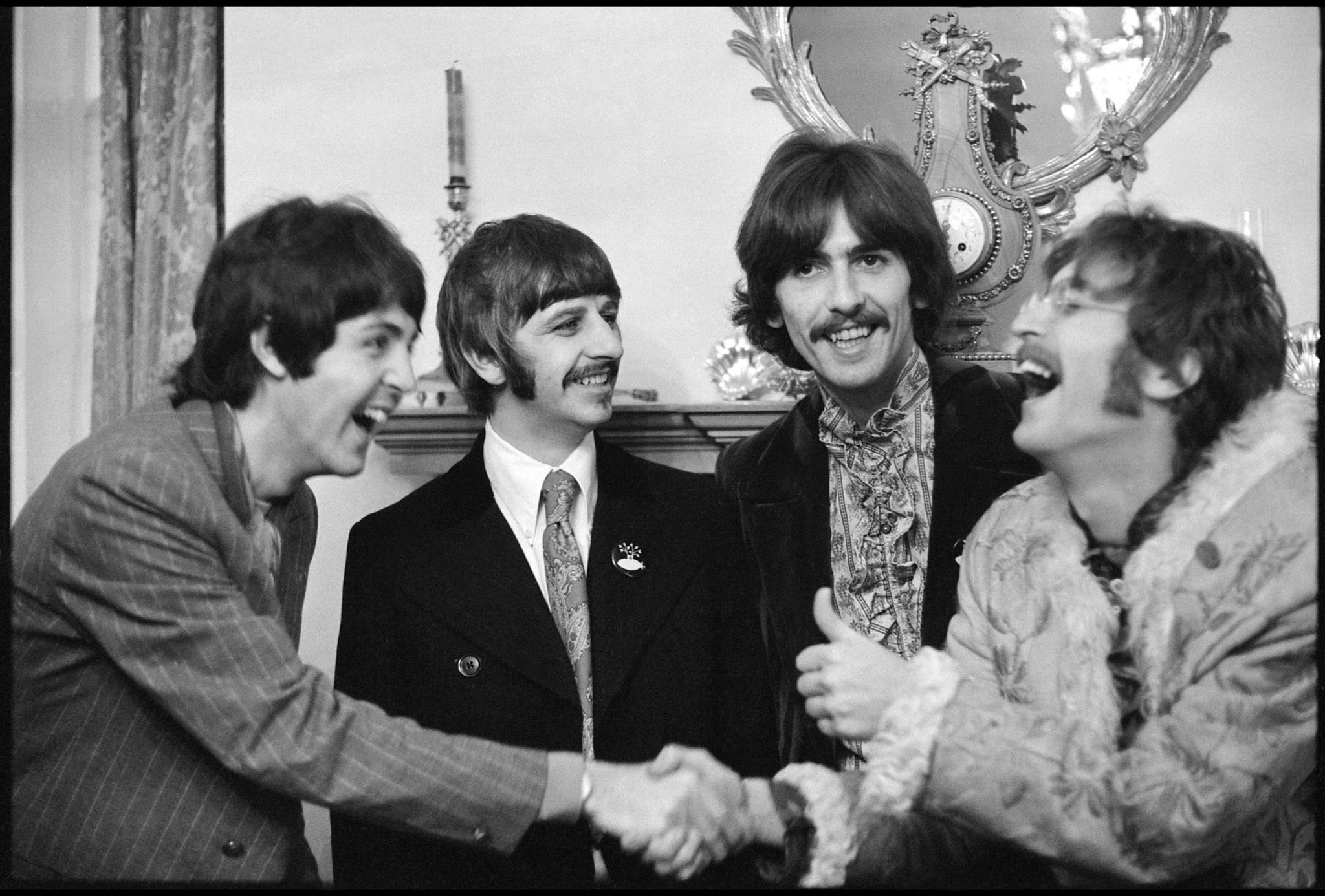 Dai Beatles a Woodstock, alla Fabbrica del Vapore va in scena REVOLUTION