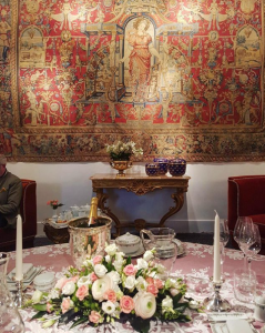 Sono esposti a Milano, a Palazzo Crespi, fino al 25 marzo i lotti che andranno in asta a Parigi da Artcurial provenienti dal Ritz di Parigi