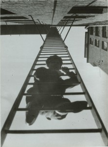 Alexander Rodchenko, Scala Antincendio (con un uomo) Dalla serie Casa in via Miasnitskaya 1925