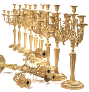 Una serie di DIECI CANDELABRI in bronzo dorato creati in Austria nel periodo Luigi XVI, che sono stati aggiudicati da Pandolfini nello scorso autunno a oltre 80.000 euro