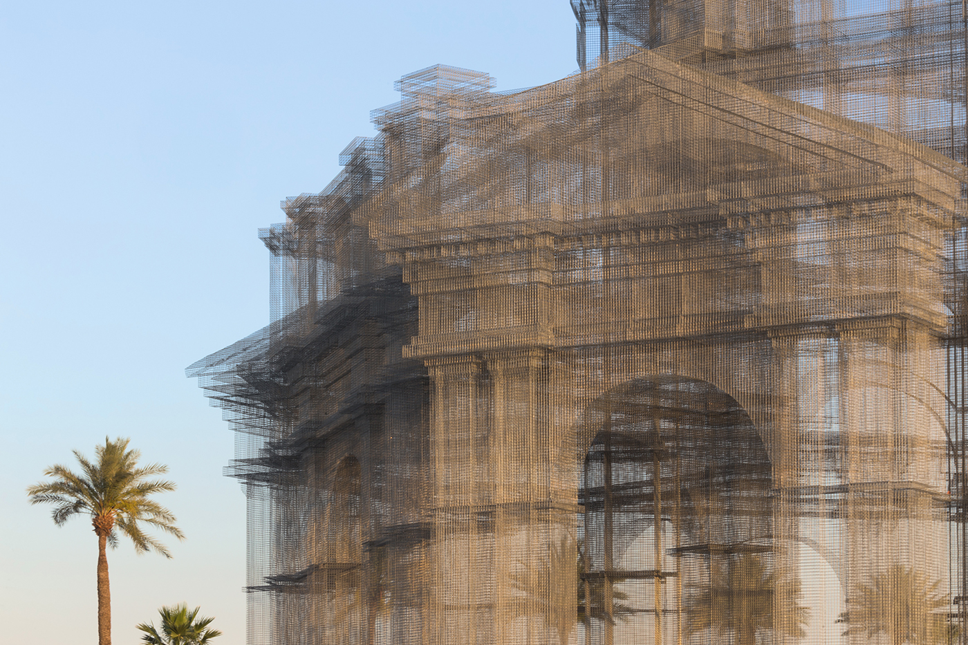 Cattedrali barocche nel deserto californiano. L’installazione di Edoardo Tresoldi per il festival Coachella