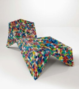 Alessandro Mendini Chaise Longue Alex in LDPE. Certificato originale. prod. Ecopixel, Italia, 2017 Alessandro Mendini Chaise Longue Alex in LDPE. Certificato originale. prod. Ecopixel, Italia, 2017
