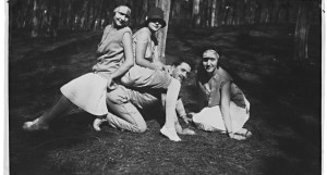 Alidem, Cosa ti sei messa in testa! Storie di donne e di cappelli nella Photographie anonyme