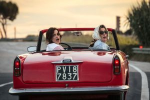 Micaela Ramazzotti and Valeria Bruni Tedeschi on the set of La Pazza Gioia (Paolo Virzì, 2016) - Photo © Paolo Ciriello