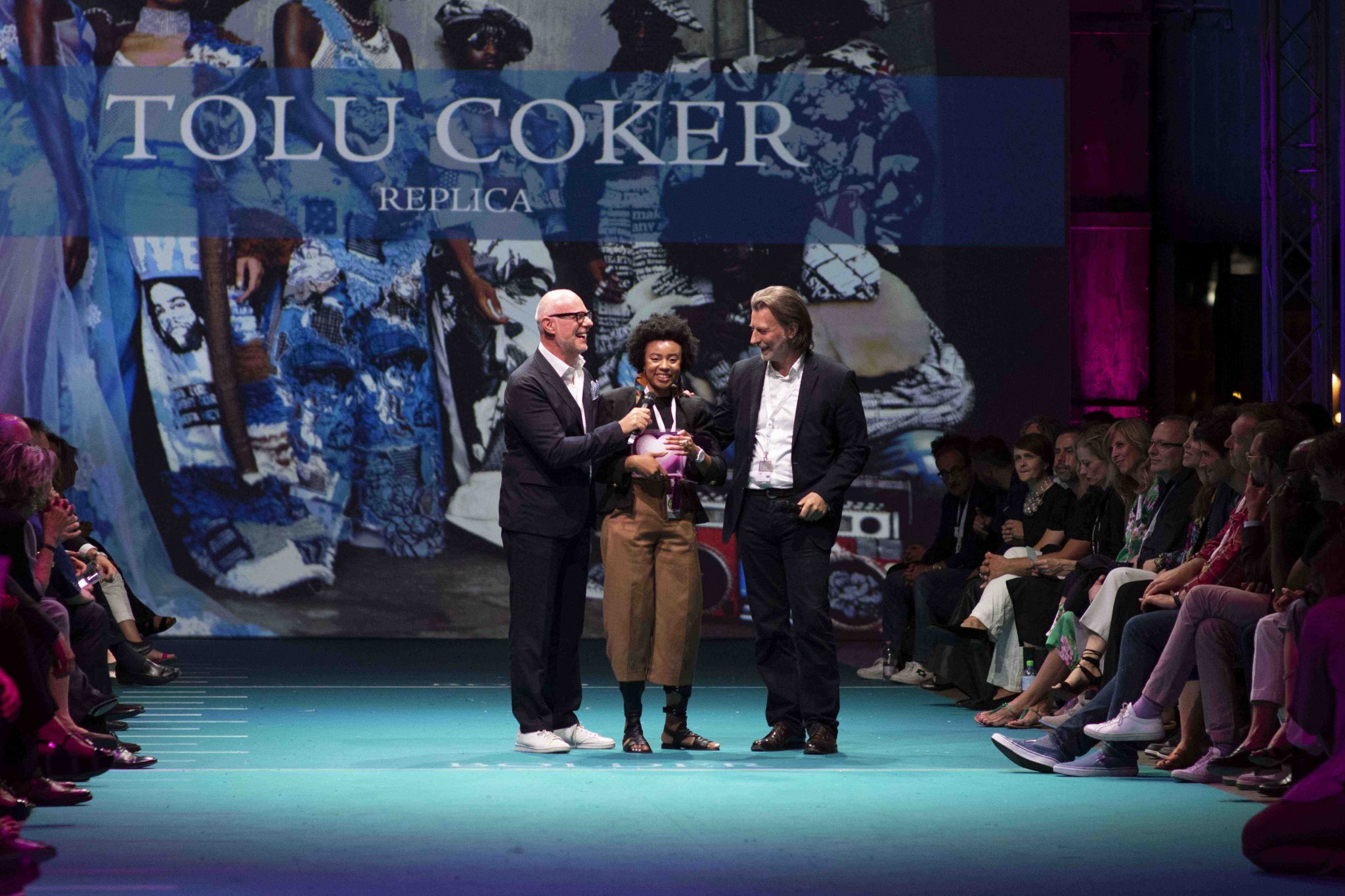 La giovane artista londinese Tolu Cocker vince il premio It’s Time For Coffee