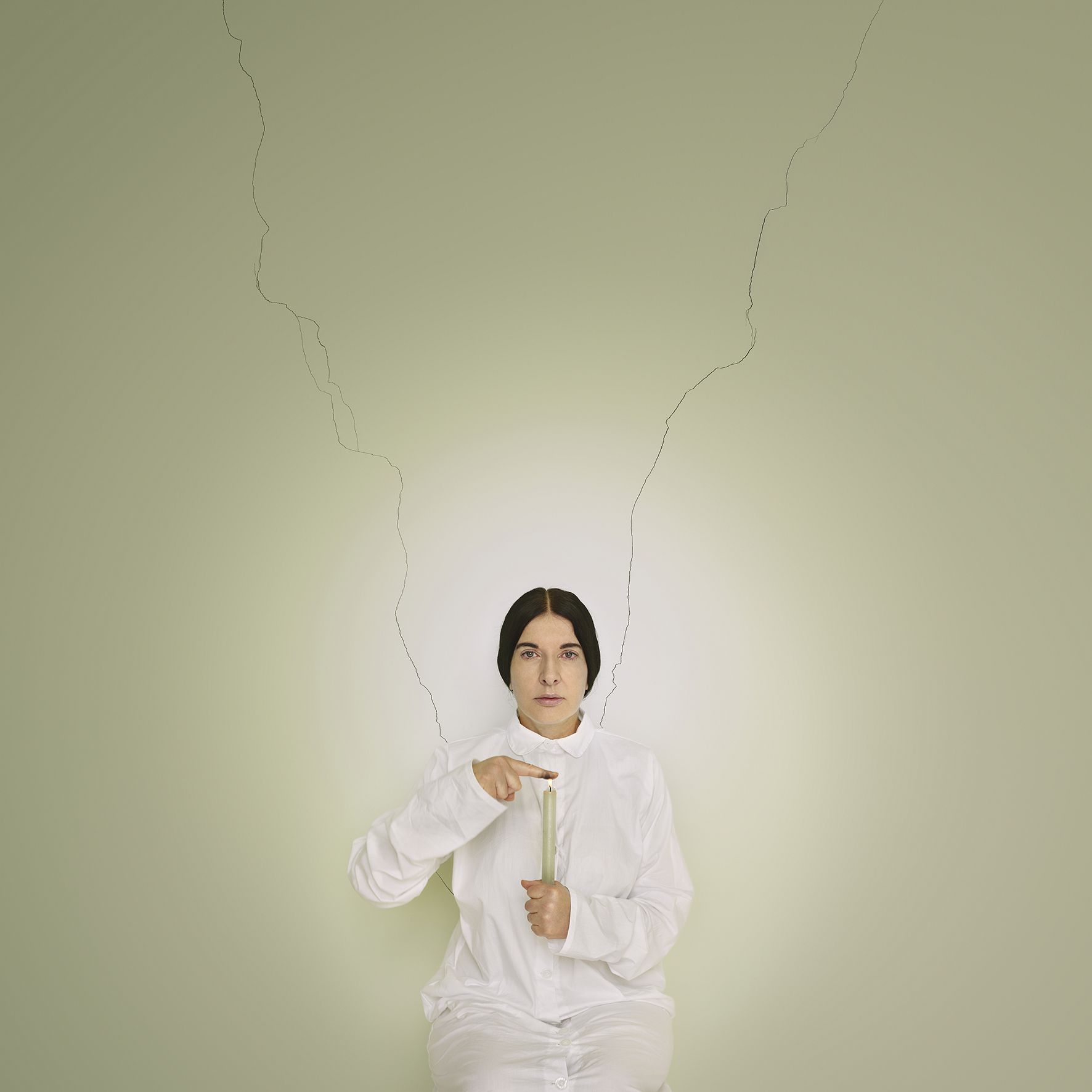 Marina Abramović Artist Portrait with a Candle (C) from the series Places of Power Brasilien 2013 © Marina Abramović, Courtesy of the Marina Abramović Archives VG Bild-Kunst, Bonn 2018