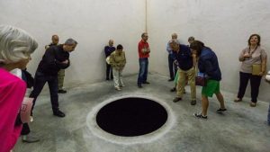 Discesa al limbo, la pericolosa opera di Anish Kapoor