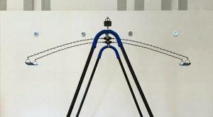 Un particolare di Fair and Square, l’opera dell'artista Sean Matthews prima del danneggiamento