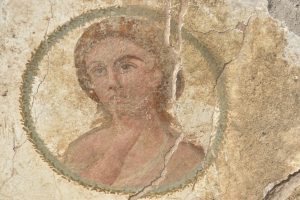 volto di donna emerso nei nuovi scavi di Pompei