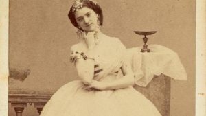 Constance Quéniaux