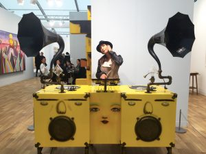 1 #SELFIEADARTE "D.J. vu” #OSGEMEOS Gramophone (2016) Lehmann Maupin - NY @FriezeArtFair #London @CleliaPatella