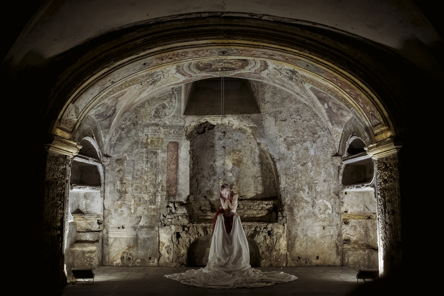 Una cripta nel ventre di Palermo. Immagini della performance di Tiziana Cera Rosco