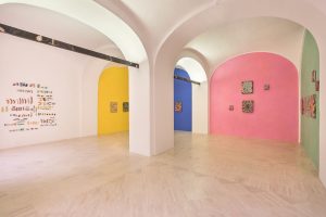 Le attuali mostre ospitate alla Fondazione Memmo : Kerstin Brätsch_Ruine e KAYA_KOVO, a cura di Francesco Stocchi, (Immagine: _Ruine installation view, photo Daniele Molajoli).