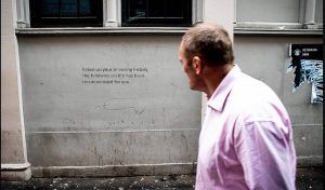 Immagine dall’account Instagram di Banksy